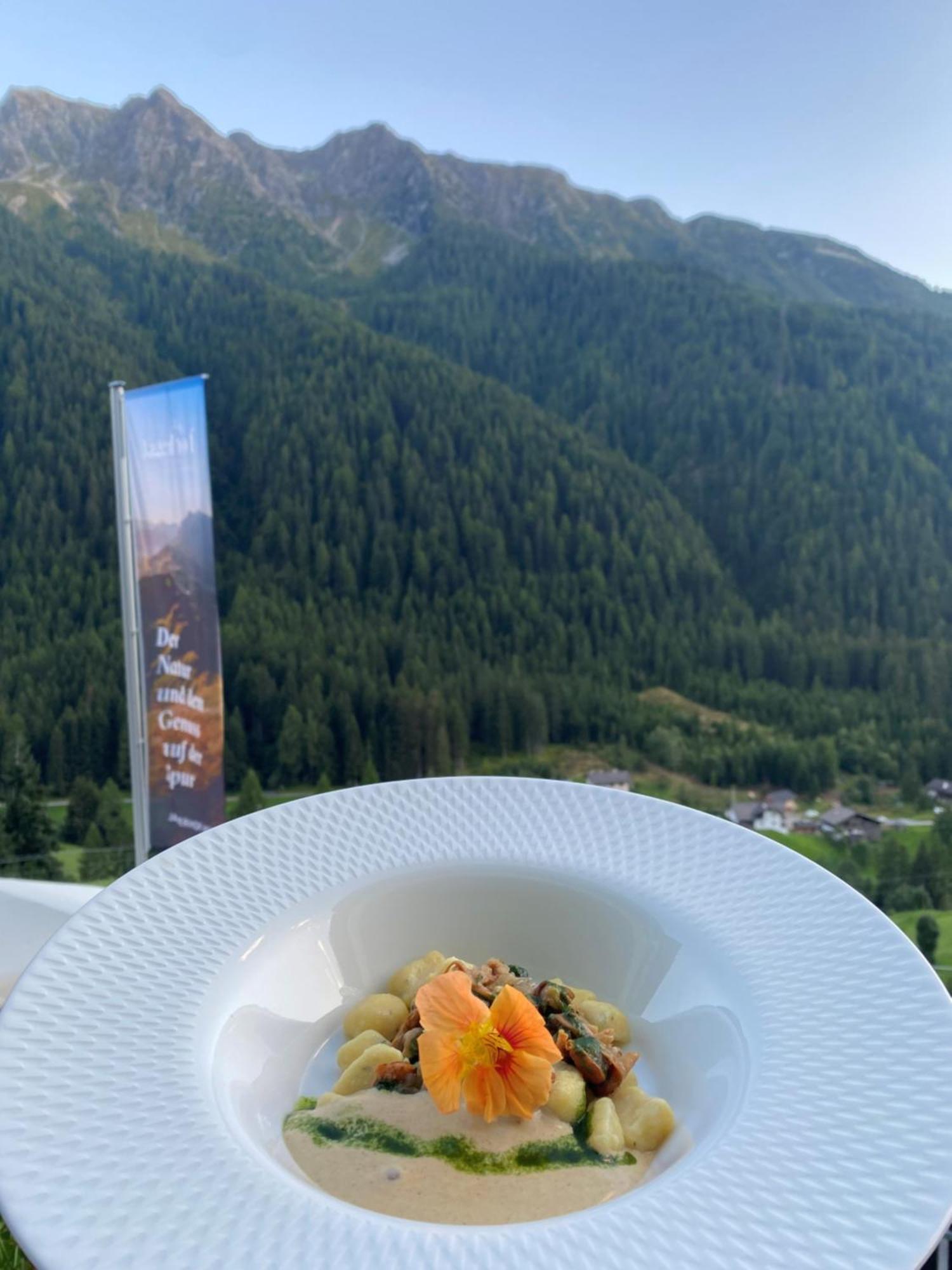 Hotel Jägerhof San Leonhard in Passeier Exteriör bild