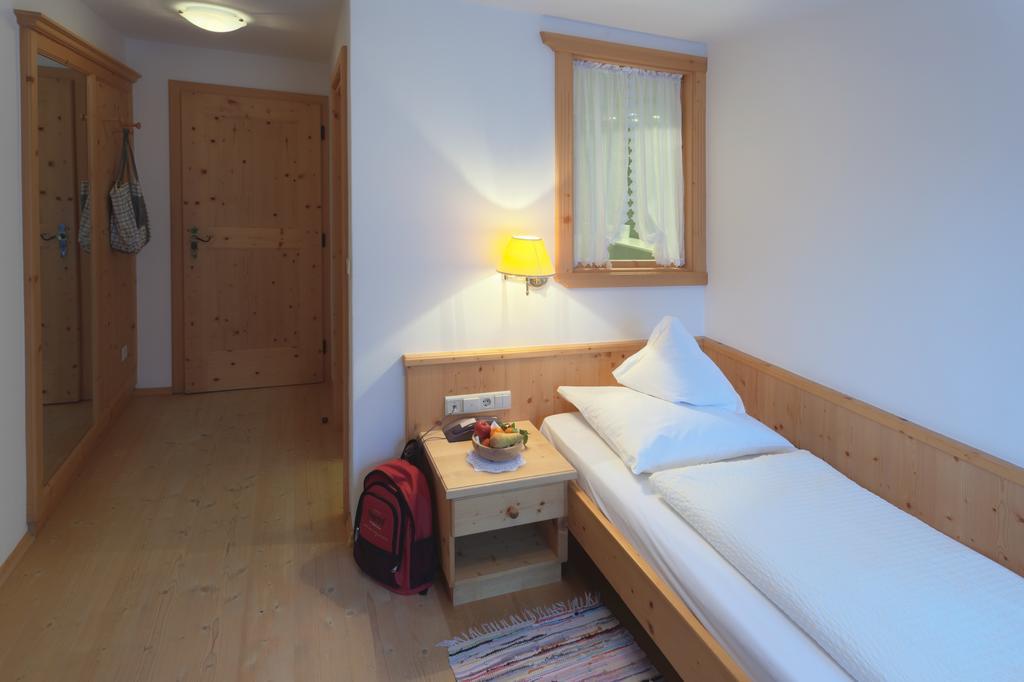 Hotel Jägerhof San Leonhard in Passeier Exteriör bild